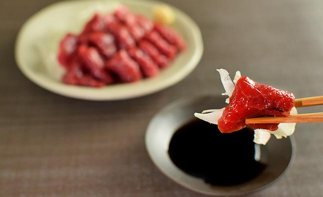 お好みで生姜やニンニクなどの薬味を添えると、より美味しくお召し上がりいただけます。