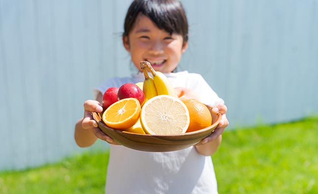 小さなお子様からご年配の方まで。旬のフルーツを毎日食べることは、毎日の健康を支えてくれます。